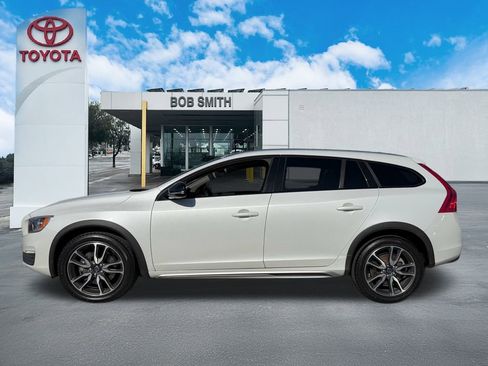 Used 2015 Volvo V60 T5 Cross Country w/ Protection Package image 8