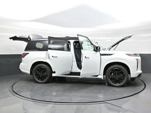 New 2026 INFINITI QX80 4WD w/ Sport Exterior Package image 42