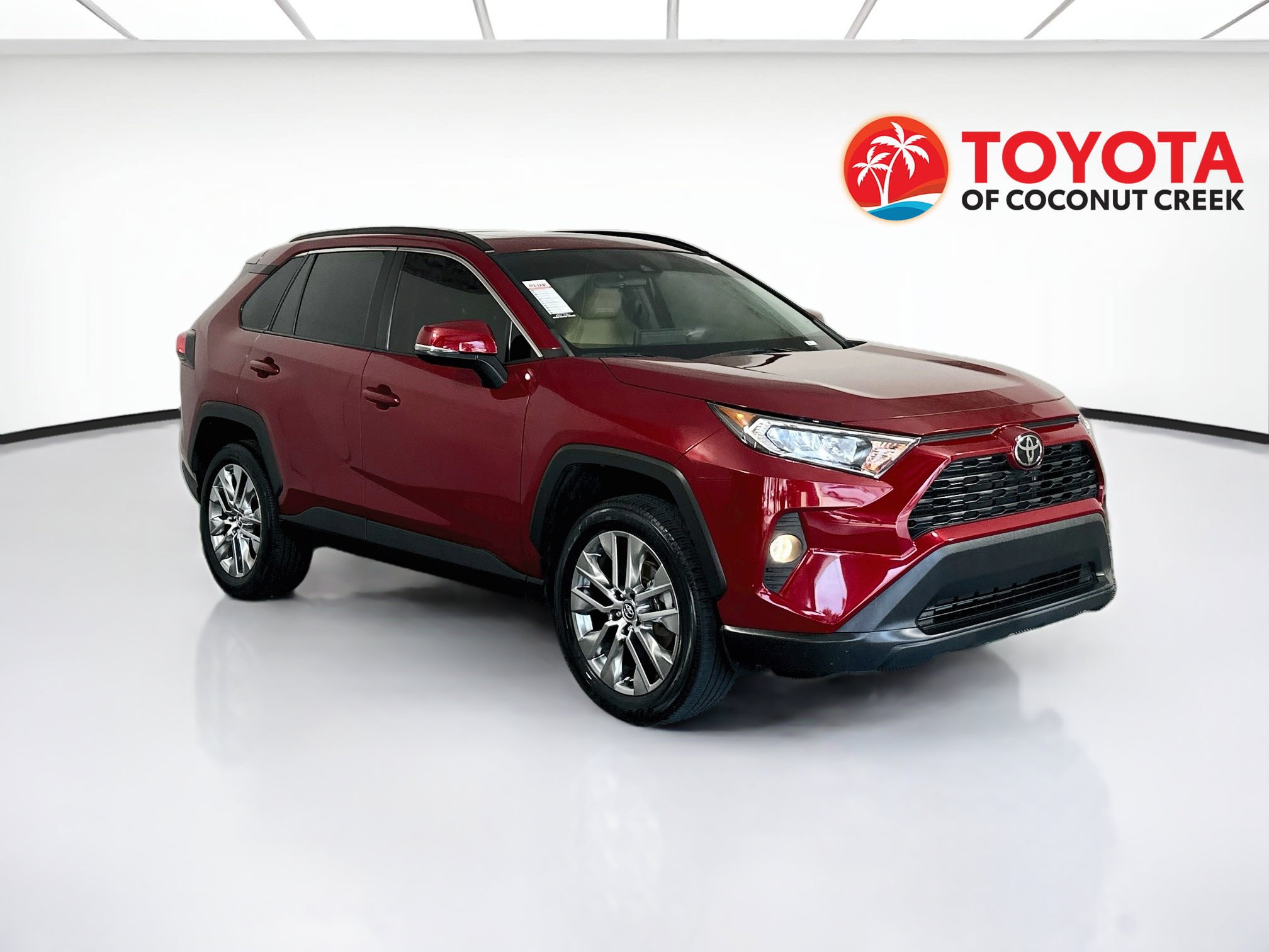 Used 2020 Toyota RAV4 XLE Premium FWD image 1