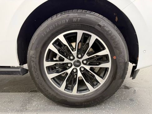 Used 2025 Ford Expedition Max Platinum AWD/4WD image 21