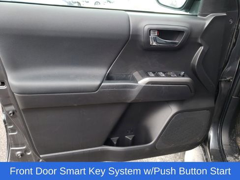 Used 2023 Toyota Tacoma TRD Sport image 17