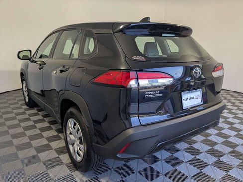 Used 2025 Toyota Corolla Cross L FWD image 8