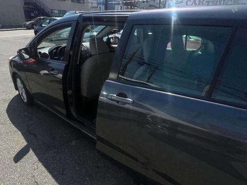 Used 2012 MAZDA MAZDA5 Touring image 5