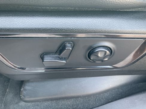 Used 2023 RAM 1500 Limited AWD/4WD image 11