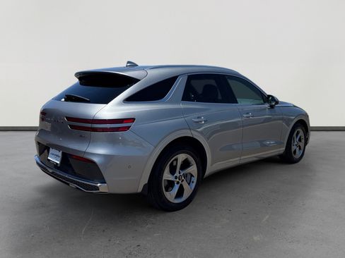 Used 2026 Genesis GV70 2.5T Advanced AWD/4WD image 5