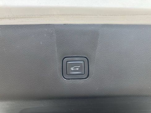 Used 2019 Chevrolet Traverse RS w/ LPO, Floor Liner Package AWD/4WD image 21