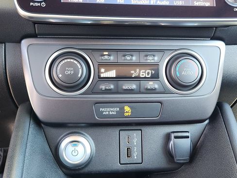 Used 2025 Nissan Leaf S FWD image 10