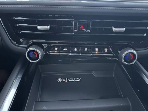 Certified 2025 Chevrolet Tahoe High Country image 38