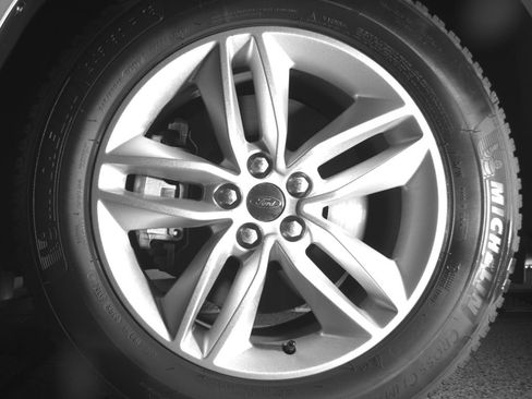 Used 2016 Ford Edge SEL w/ Equipment Group 201A AWD/4WD image 11