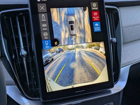 New 2026 Volvo XC90 T8 Plus w/ Protection Package Premier AWD/4WD image 22