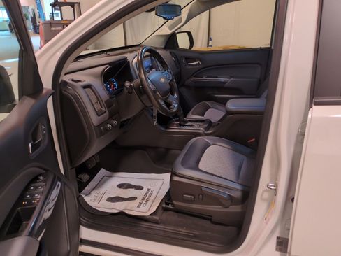 Used 2019 Chevrolet Colorado Z71 AWD/4WD image 15