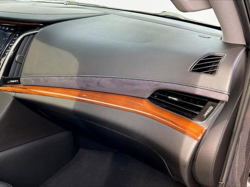 Used 2017 Cadillac Escalade Luxury image 26