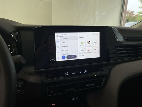 Used 2025 Toyota Camry LE w/ Convenience Package image 23