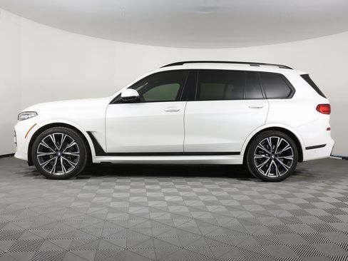 Used 2021 BMW X7 xDrive40i w/ M Sport Package image 2