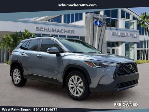 Used 2024 Toyota Corolla Cross LE w/ Moonroof Package FWD image 1