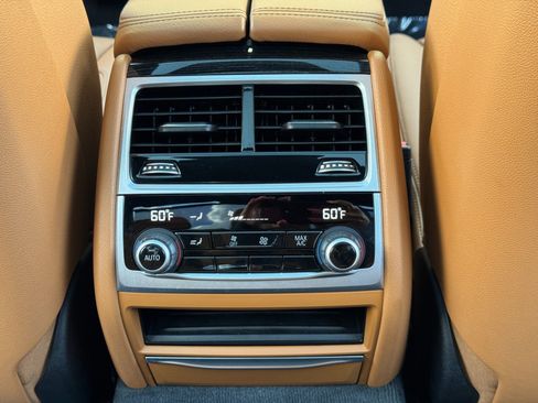 Used 2022 BMW 740i w/ M Sport Package RWD image 39