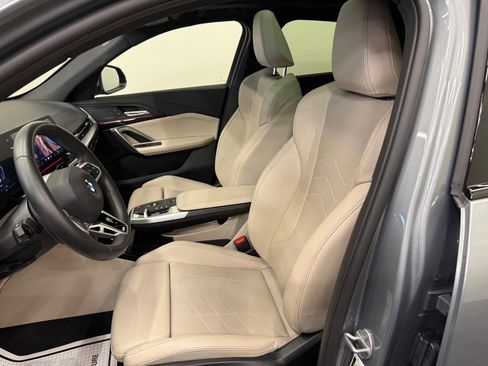 Used 2025 BMW X2 xDrive28i w/ M Sport Package AWD/4WD image 7