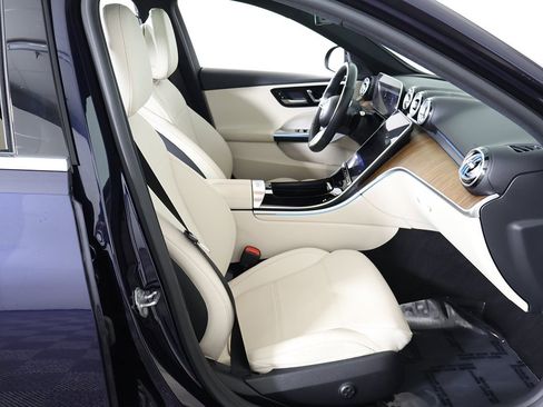 Used 2023 Mercedes-Benz C 300 4MATIC Sedan w/ Exclusive Trim Package image 34