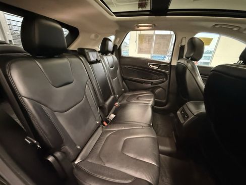 Used 2015 Ford Edge Titanium image 18