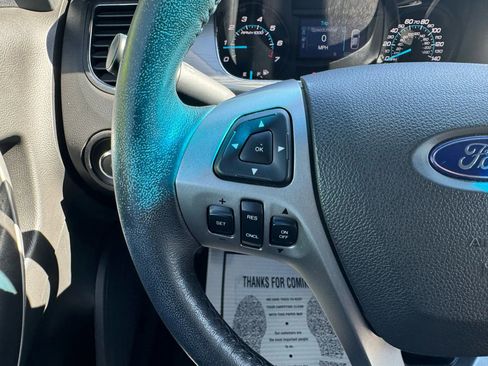 Used 2017 Ford Taurus SEL image 21