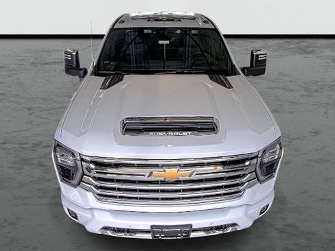 New 2026 Chevrolet Silverado 3500 High Country w/ High Country Premium Package AWD/4WD image 6