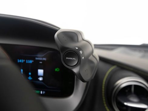 Used 2024 McLaren 750S Spider RWD image 26