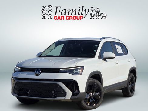 New 2026 Volkswagen Taos SE FWD image 1