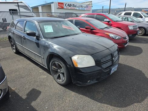 Used 2006 Dodge Magnum SXT image 1