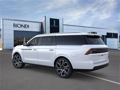 New 2026 Lincoln Navigator L Black Label AWD/4WD image 4