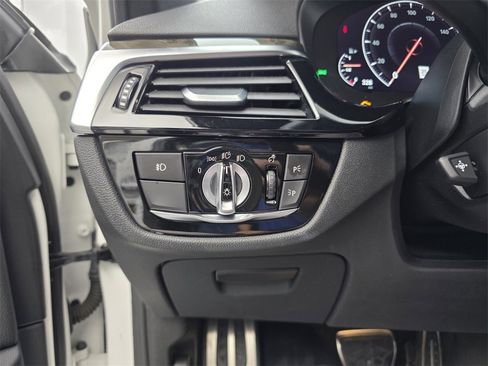 Used 2019 BMW 540i xDrive w/ M Sport Package image 26