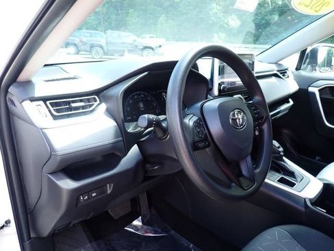Certified 2025 Toyota RAV4 XLE AWD/4WD image 14