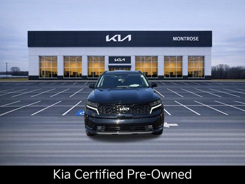 Certified 2023 Kia Sorento SX FWD image 2