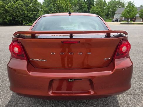 Used 2012 Dodge Avenger SXT w/ Cold Weather Group FWD image 8