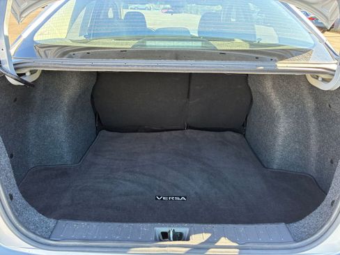 Used 2025 Nissan Versa SV FWD image 29