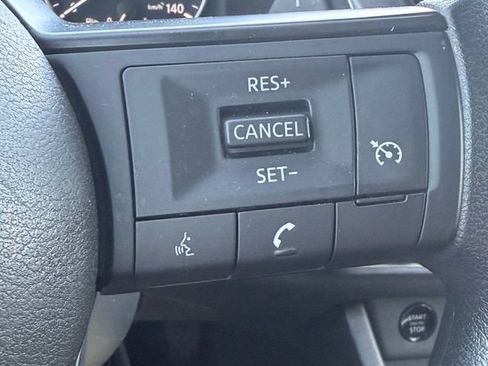 Used 2024 Nissan Rogue S FWD image 25