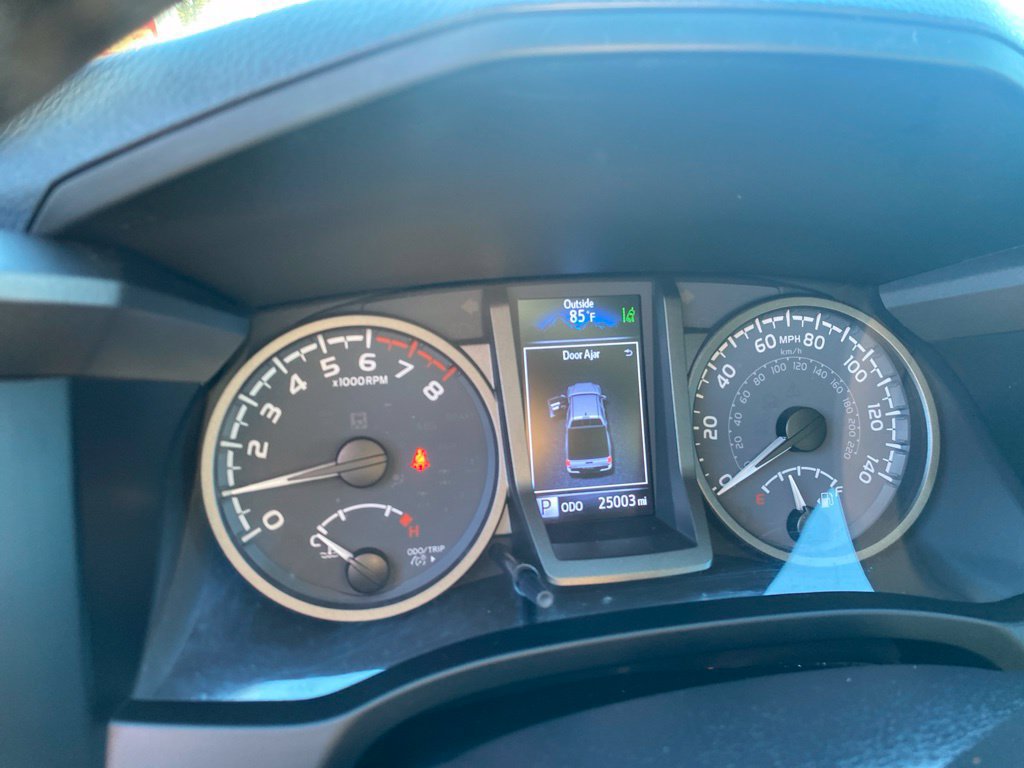 Used 2021 Toyota Tacoma TRD Sport w/ TRD Premium Sport Package AWD/4WD image 7
