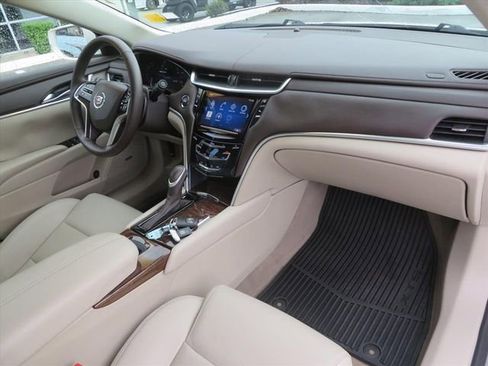 Used 2013 Cadillac XTS image 10