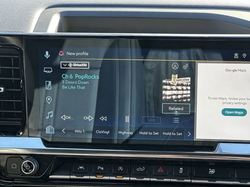 Certified 2025 Chevrolet Silverado 1500 High Country w/ Technology Package image 26