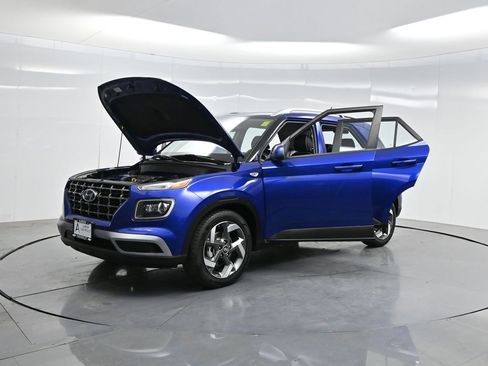 Used 2023 Hyundai Venue Limited w/ Cargo Package image 39