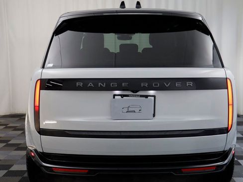 New 2026 Land Rover Range Rover Long Wheelbase SE image 18