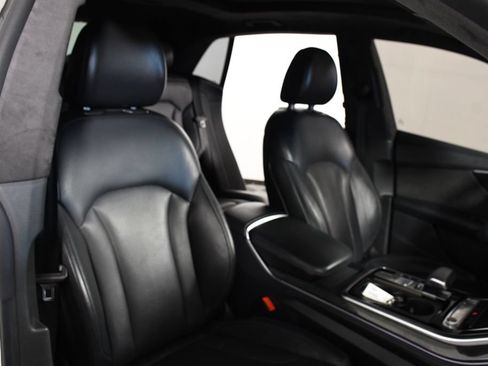 Used 2019 Audi Q8 Prestige w/ Luxury Package AWD/4WD image 20