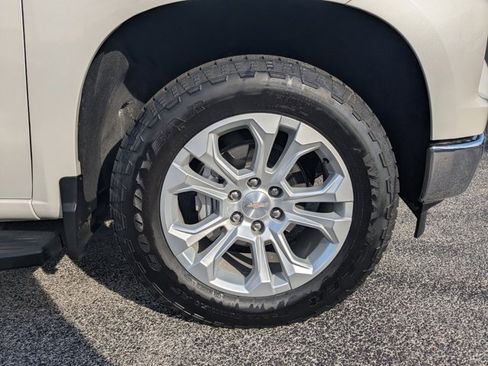 Used 2025 Chevrolet Silverado 1500 LTZ w/ Technology Package image 12