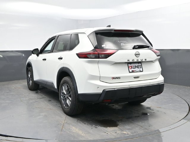 Used 2024 Nissan Rogue S FWD image 10