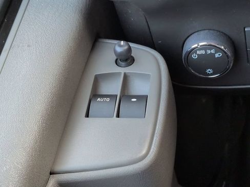 Used 2025 Chevrolet Express 2500 w/ Driver Convenience Package RWD image 23
