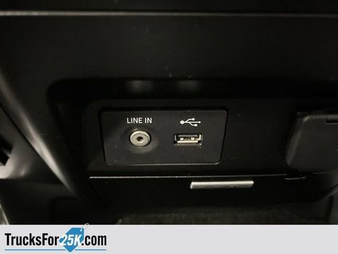 Used 2015 Ford F150 XLT image 21