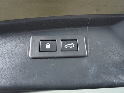 Used 2023 Subaru Outback Premium image 37