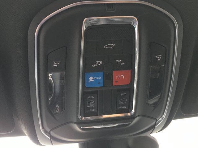 Used 2023 Jeep Grand Cherokee Altitude AWD/4WD image 22