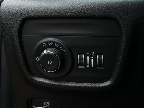 Used 2022 Jeep Grand Cherokee Limited RWD image 13
