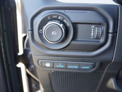 Certified 2025 Jeep Wrangler Unlimited Sahara w/ Safety Group image 22