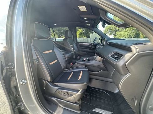 Used 2023 GMC Yukon AT4 w/ Technology Package AWD/4WD image 13